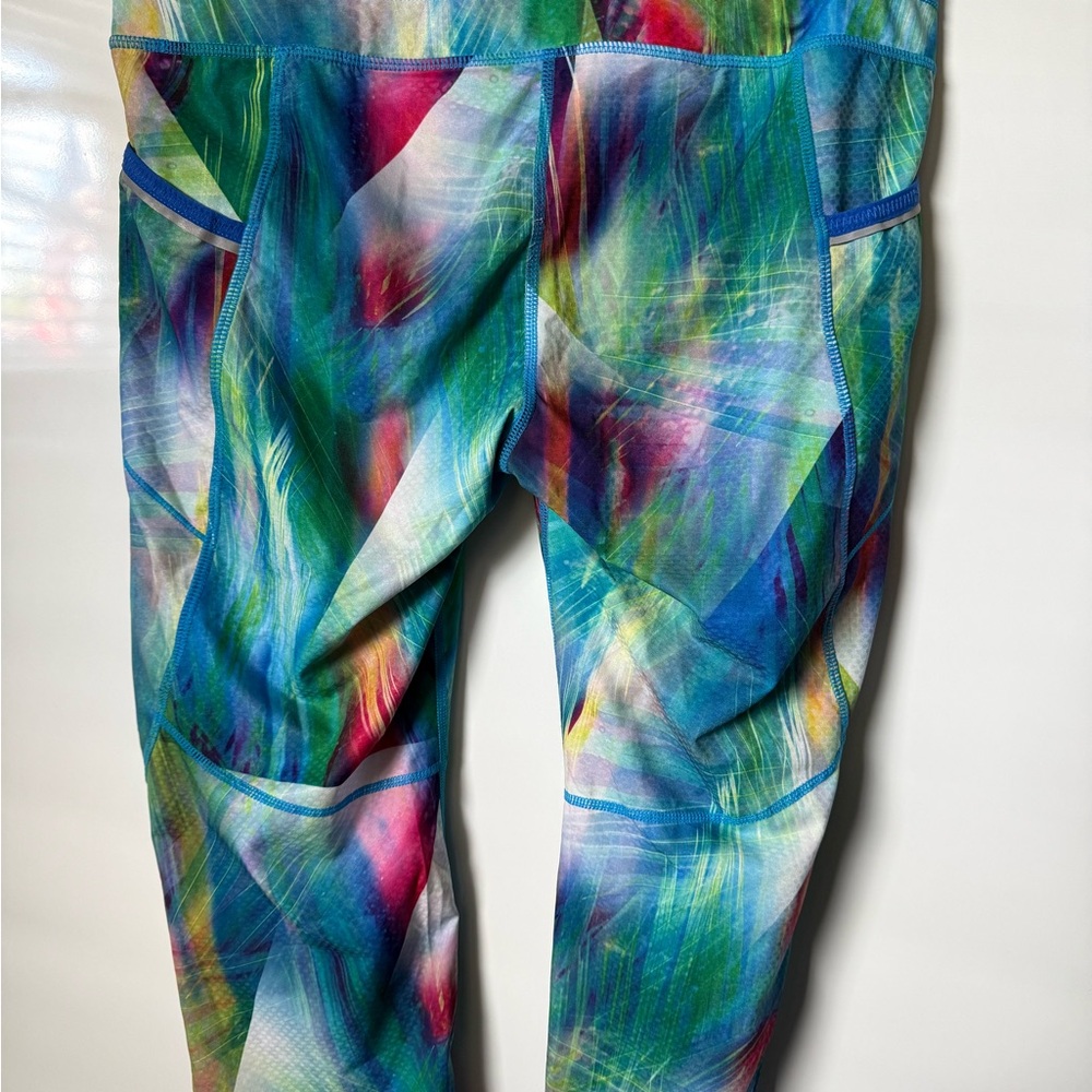 Athleta Women’s Capri Leggings - Size MT multi colored Pattern